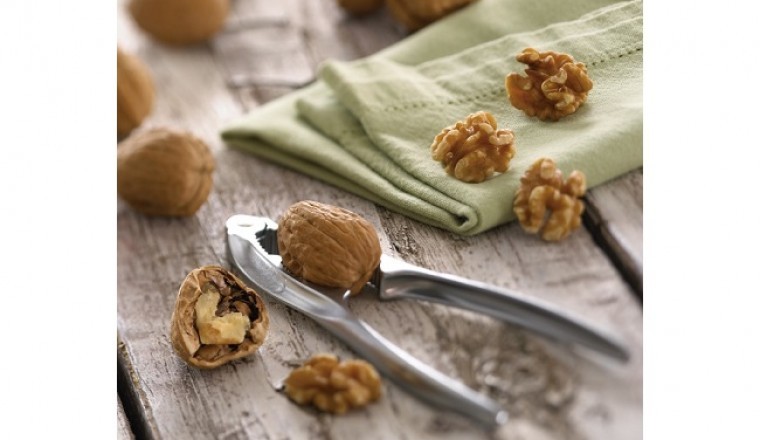 التناول اليومي للجوز له دور إيجابي في تحسين متلازمة الأيض (التمثيل الغذائي)