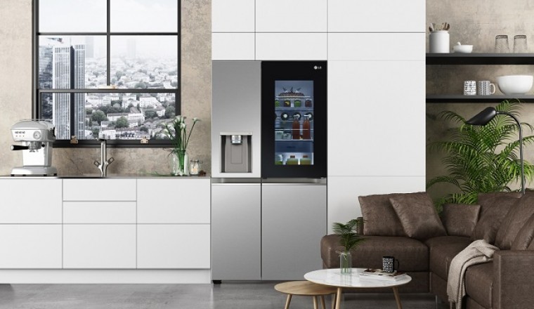 New LG InstaView Refrigerators Demonstrate Hygiene Innovation at CES 2021