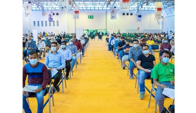 المكتب الإعلامي لحكومة الشارقة يدعم حملة "ليكن خيارك التطعيم" بمبادرة تحفيزية