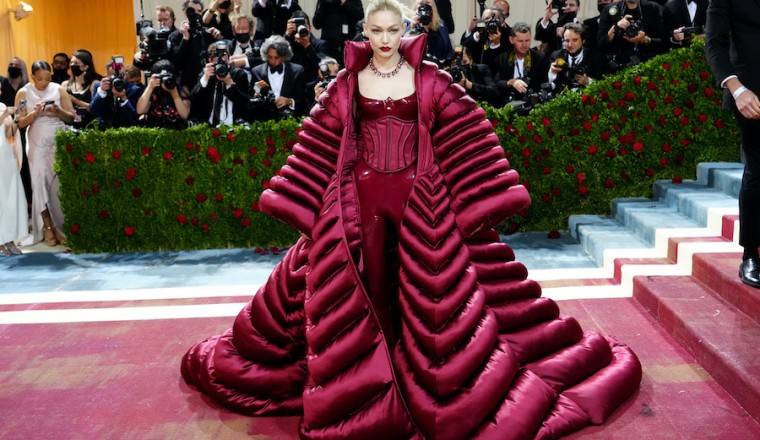 Gigi Hadid shut down the 2022 Met Gala red carpet in Versace