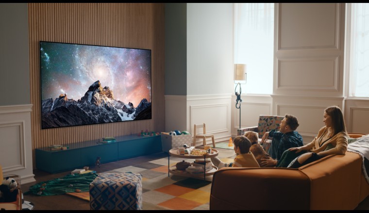 COMBINING ART AND TECHNOLOGY WITH OLED TV