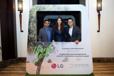 LG presents a breath of fresh air at its retrofit solutions seminar, planting a tree for each attendee