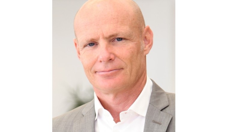 القاتل الرئيس على طرقات الإمارات العربية المتحدة هو القيادة المتهورة - ما الذي يشتت انتباه سائقي السيارات؟ دراسة