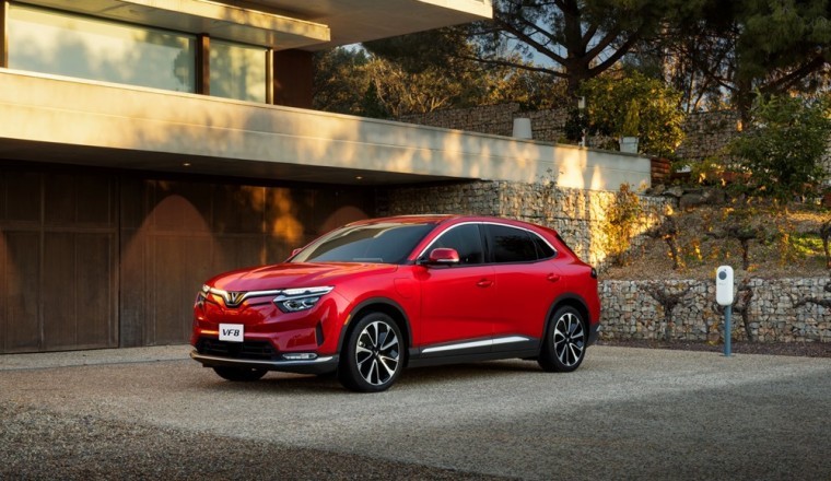 سيارة "فين فاست" VF8 تبرهن عن الإمكانات الواعدة والمتقدمة لتكنولوجيا السيارات الكهربائية