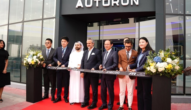 أوتو رن تفتتح رسمياً أول صالة عرض لـ أومودا وجايكو في دبي في حفل ضخم